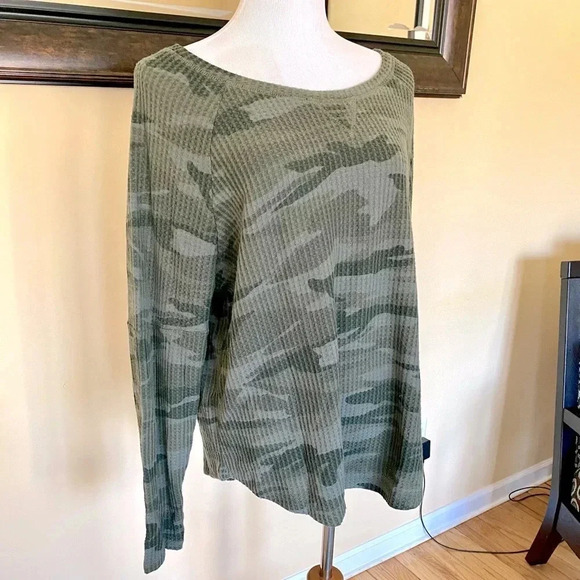 Sweet Romeo Green Camo Thermal Shirt Women’s Size 2X - Picture 2 of 9
